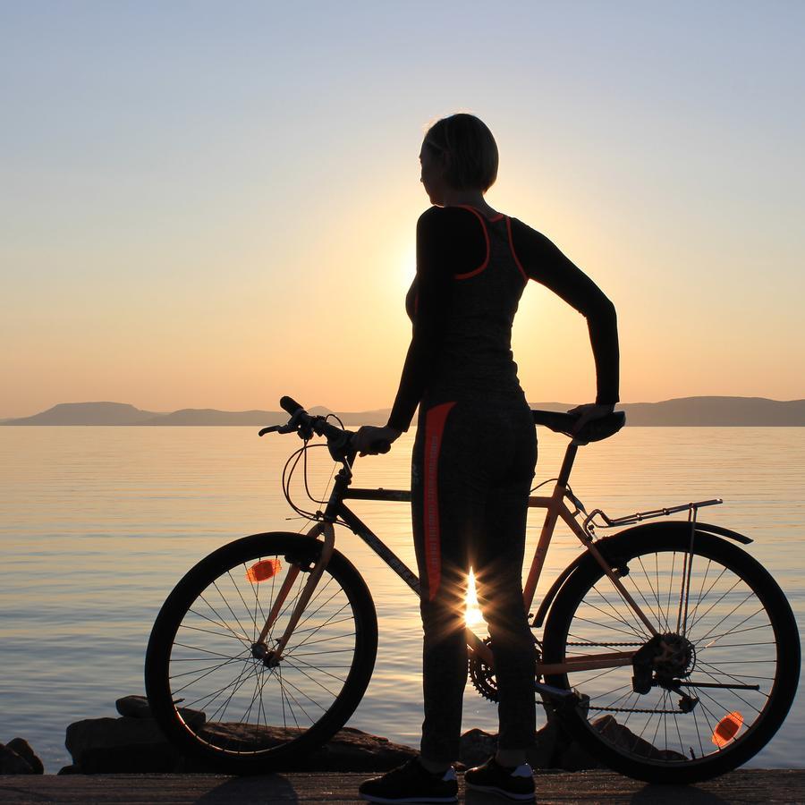 Blue Bike Hostel Balatonszárszó Zewnętrze zdjęcie